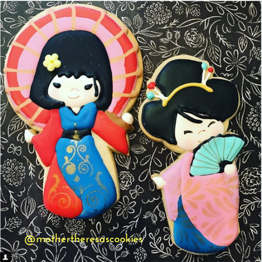 Sugartess cookie cutter in shape of     Japanese Kokeshi Girl with Fan . 3D printed from biodegradable  PLA plastic in different sizes ranging from 2 to 6 inches.
